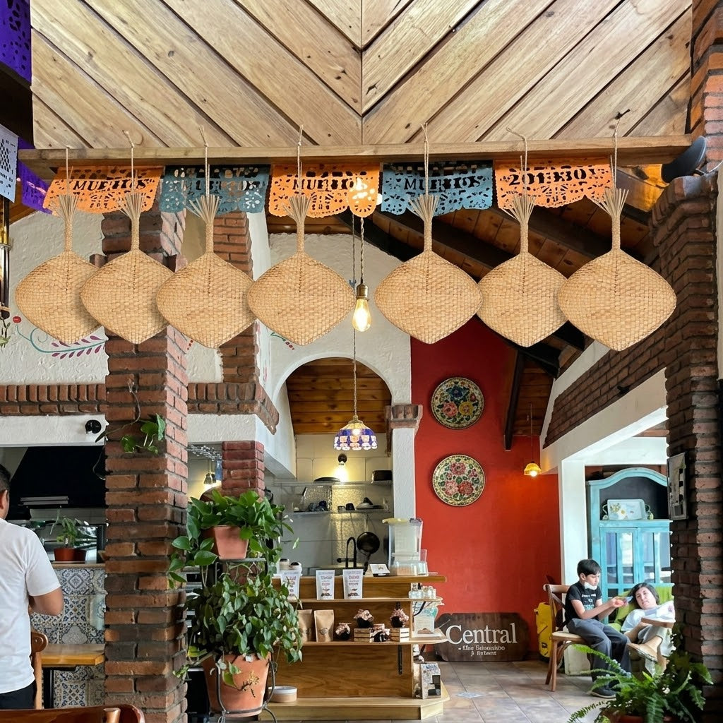 Abanico Soplador Artesanal de Palma Tejido a Mano – Decoración Guatemalteca